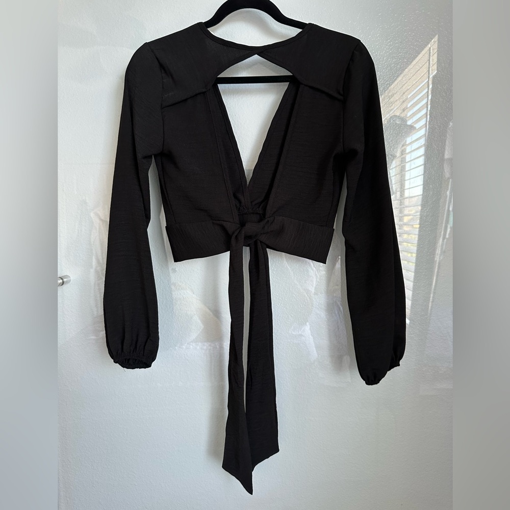 Black crop deep V top
